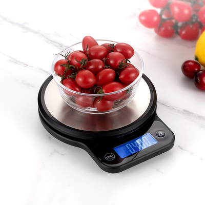 User-Friendly Digital Kitchen Scale with LCD Display Batteries Included 19.5*15.5*3cm Maximum Weight Recommendation 5kg