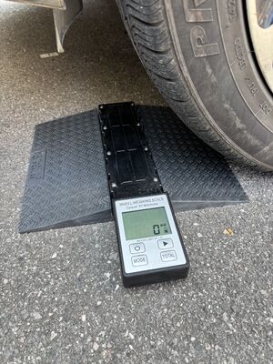 1500 kg Motorhome Vehicle Scale RV Weight Control Yellow 1000KG 4WD Camper with LCD Display and Carbon Steel Pattern